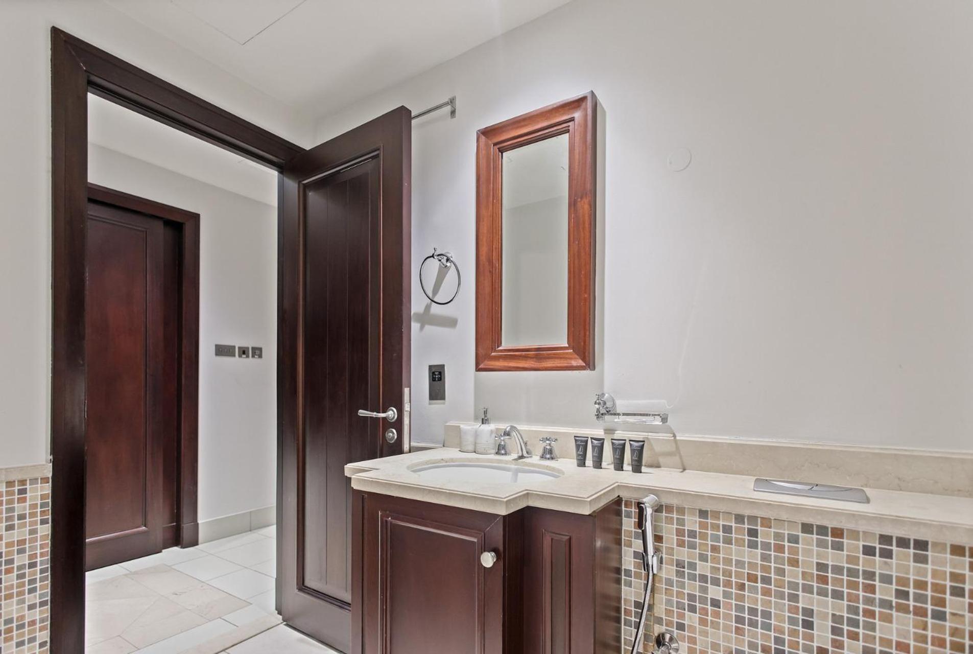 Elegant Old Town Escape With Burj Views & Near Mall Apartment